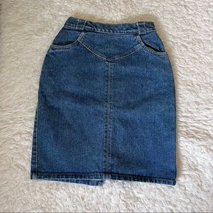 Vintage jean pencil skirt, size 4